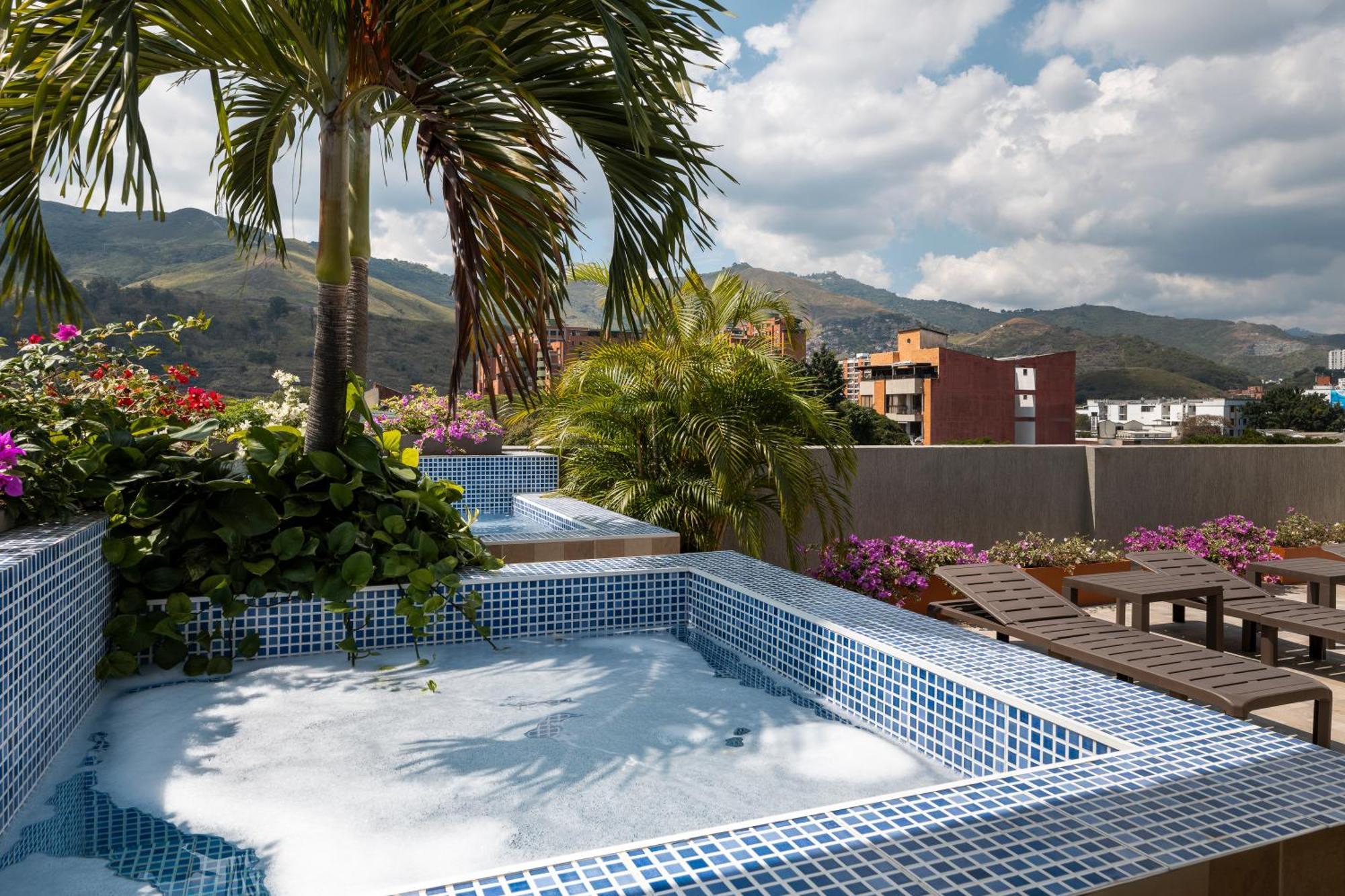 Hotel Ms Chipichape Plus Кали Экстерьер фото